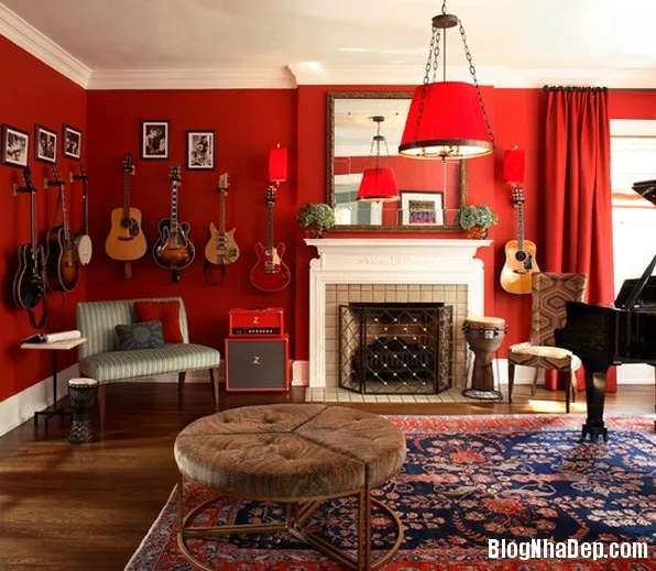 Phòng khách màu đỏ đầy đam mê