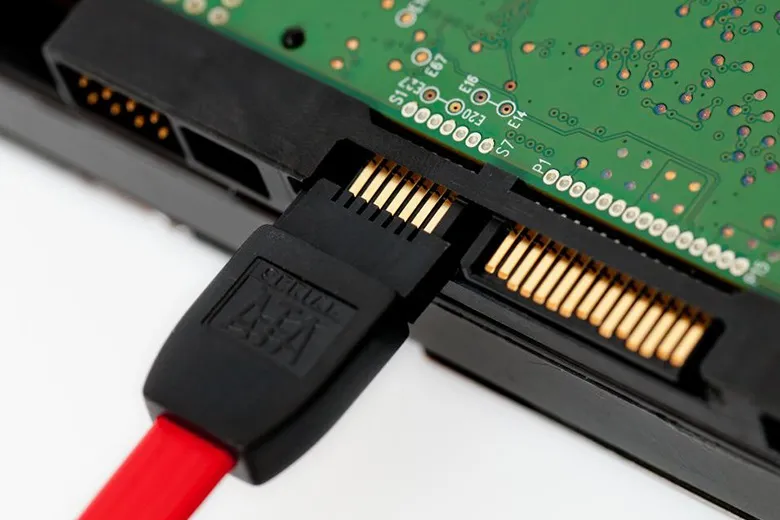 Hướng dẫn cách kiểm tra ổ cứng hỗ trợ khe cắm HDD SATA mấy?